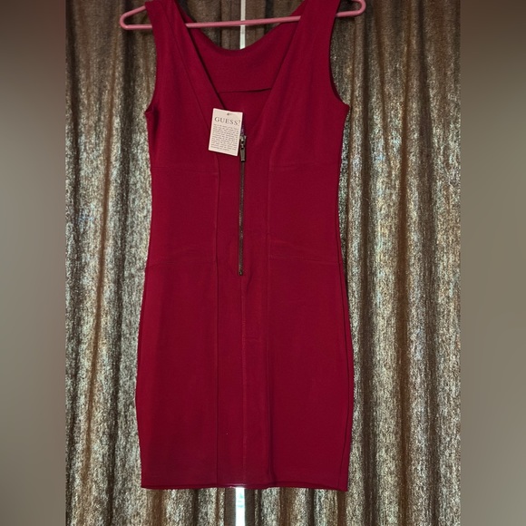 Brand new with tag-Guess dress-Size 6 US - Picture 2 of 6